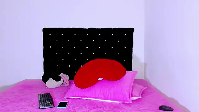 Snapshot of valen_colombian69 chatting on January 15, 6:22 am valen colombian69 online show from January 15, 6:22 am