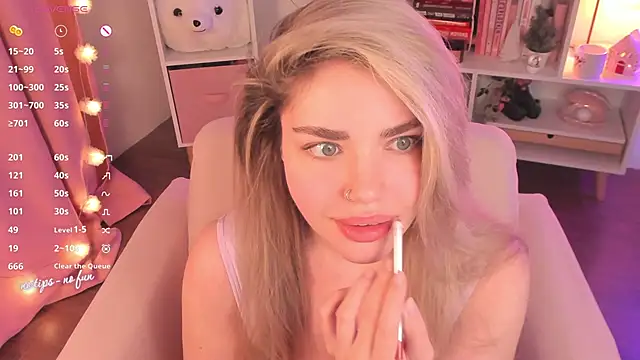 pussy-kattt online show from January 8, 10:59 am