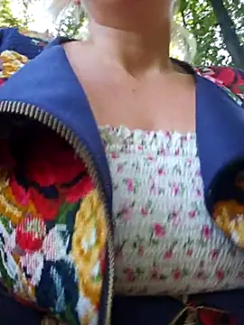 Snapshot of Marushka chatting on September 10, 6:24 am Marushka online show from September 10, 6:24 am