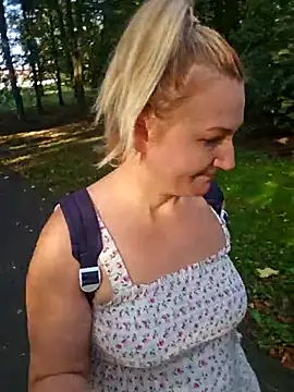 Snapshot of Marushka chatting on September 20, 6:58 am Marushka online show from September 20, 6:58 am