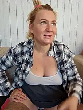Snapshot of Marushka chatting on September 27, 7:02 am Marushka online show from September 27, 7:02 am