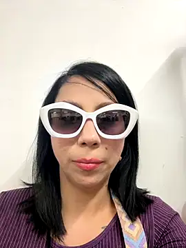 Snapshot of niky_smit chatting on December 5, 2:47 pm niky smit online show from December 5, 2:47 pm