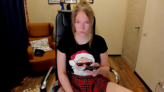  fiona Love online show from April 14, 8:04 pm