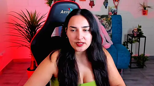 Snapshot of CeceliaJohnson chatting on October 3, 8:11 am CeceliaJohnson online show from October 3, 8:11 am