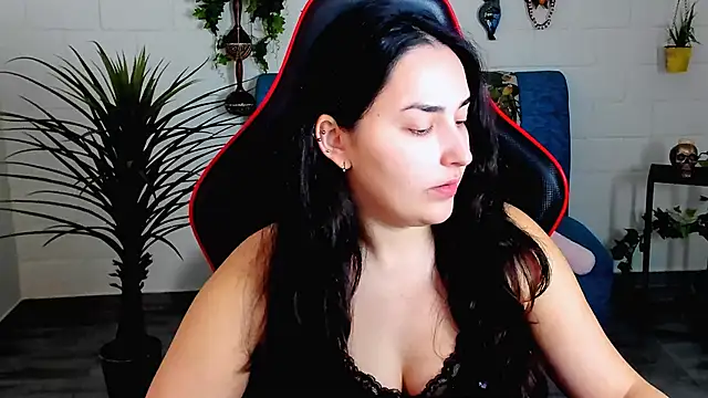 Snapshot of CeceliaJohnson chatting on November 14, 8:02 am CeceliaJohnson online show from November 14, 8:02 am