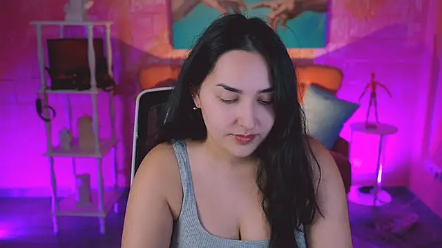 Snapshot of CeceliaJohnson chatting on November 19, 8:14 am CeceliaJohnson online show from November 19, 8:14 am