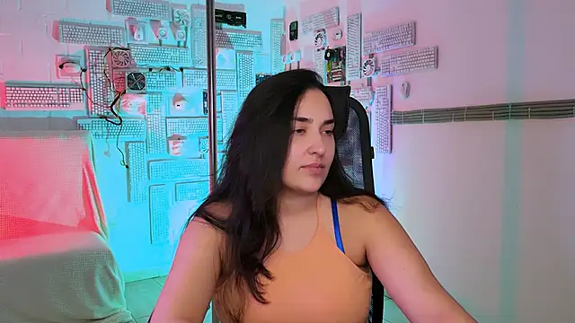 Snapshot of CeceliaJohnson chatting on November 28, 8:39 am CeceliaJohnson online show from November 28, 8:39 am