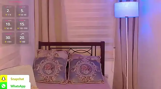 Snapshot of QUEEN_GIAMOORE69 chatting on January 9, 10:20 pm QUEEN GIAMOORE69 online show from January 9, 10:20 pm