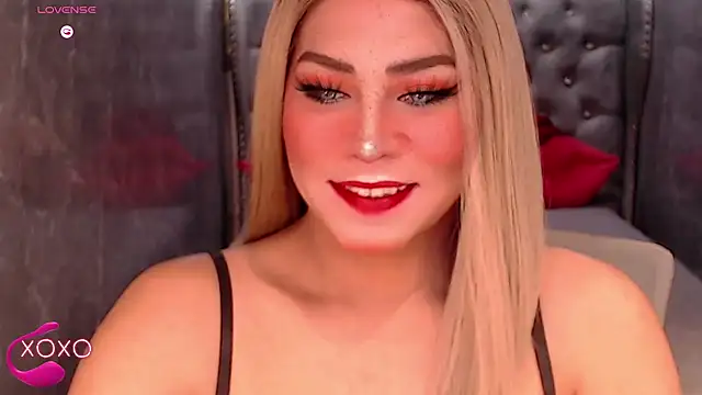 Snapshot of QUEEN_GIAMOORE69 chatting on September 26, 9:52 pm QUEEN GIAMOORE69 online show from September 26, 9:52 pm