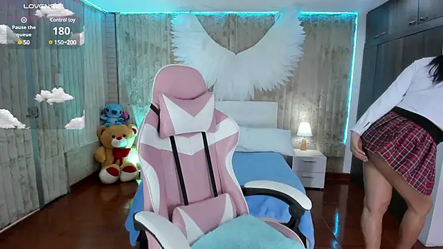 Snapshot of floryn_susana chatting on January 13, 7:53 pm floryn susana online show from January 13, 7:53 pm