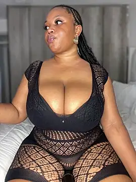 Snapshot of Hyra_Ari chatting on February 5, 2:11 pm Hyra Ari online show from February 5, 2:11 pm