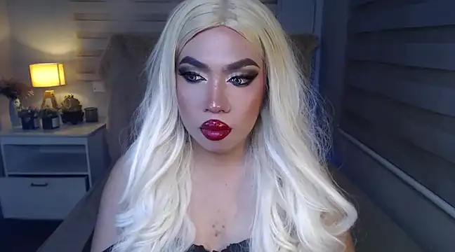 RebecaNextToYou online show from March 7, 8:33 pm