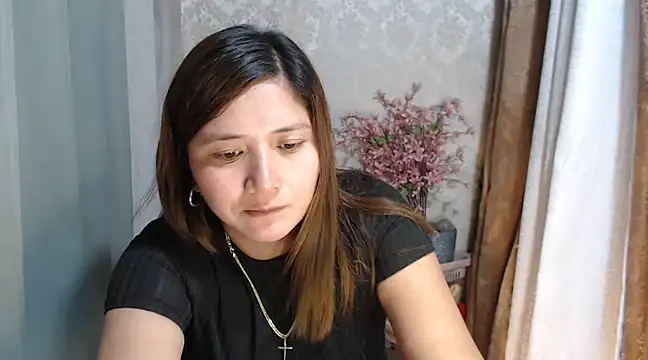 Snapshot of MS_Isabella_Snow92 chatting on February 16, 9:15 am MS Isabella Snow92 online show from February 16, 9:15 am