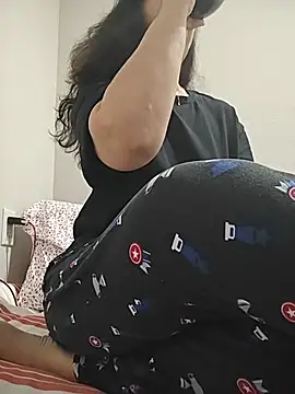 Snapshot of Susannemilf chatting on November 23, 4:07 pm Susannemilf online show from November 23, 4:07 pm