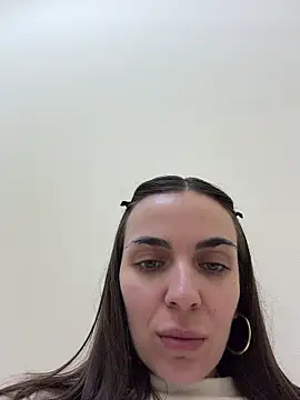 Snapshot of Bad_Giorgia chatting on December 17, 1:17 pm Bad Giorgia online show from December 17, 1:17 pm