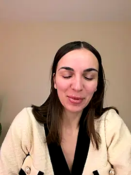 Snapshot of Bad_Giorgia chatting on December 19, 9:16 am Bad Giorgia online show from December 19, 9:16 am