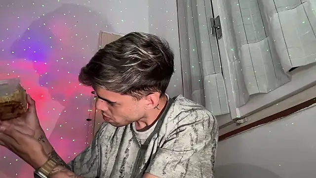 hell boyys online show from April 22, 7:04 pm