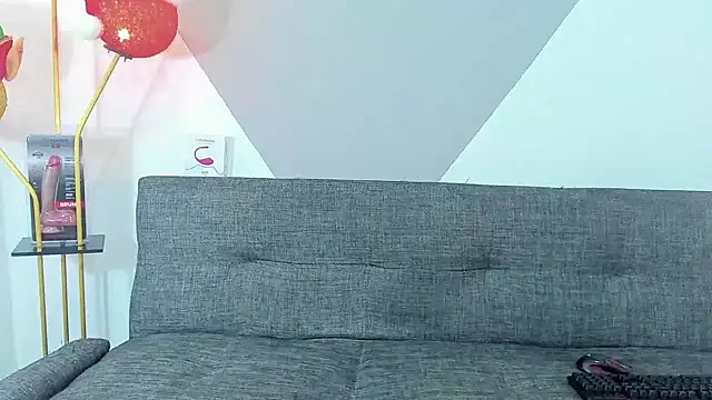 Snapshot of logan_thomas chatting on December 28, 1:38 pm logan thomas online show from December 28, 1:38 pm