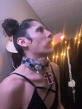 spoilbadkittynow online show from February 13, 5:53 pm