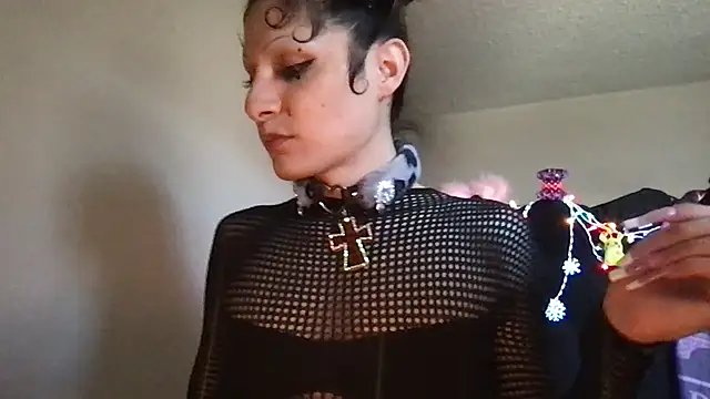 spoilbadkittynow online show from February 22, 7:01 pm