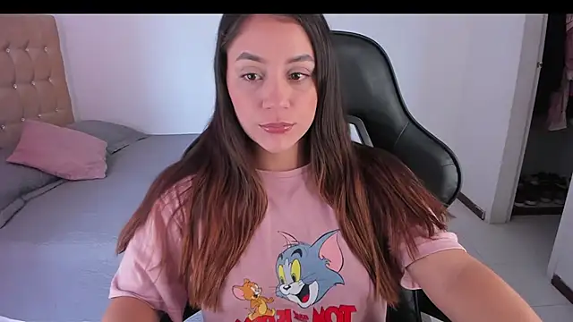 Snapshot of EmmaGrace1999 chatting on December 6, 4:17 pm EmmaGrace1999 online show from December 6, 4:17 pm