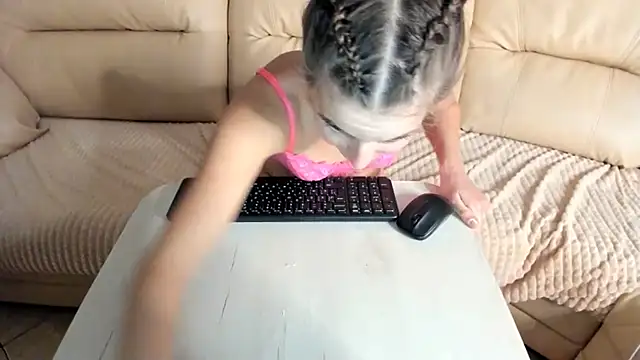 Snapshot of ElizSweet chatting on February 28, 8:42 am ElizSweet online show from February 28, 8:42 am