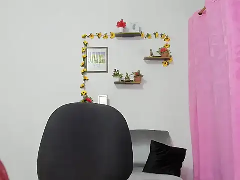 lorenitabella online show from September 13, 9:09 am