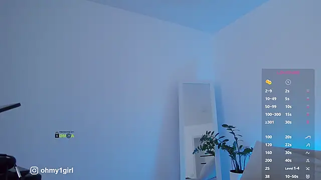 Snapshot of Fallinlove1 chatting on November 9, 8:23 am Fallinlove1 online show from November 9, 8:23 am