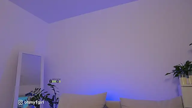 Snapshot of Fallinlove1 chatting on November 21, 12:37 pm Fallinlove1 online show from November 21, 12:37 pm