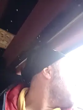 Snapshot of kevgir08 chatting on December 13, 12:39 pm kevgir08 online show from December 13, 12:39 pm