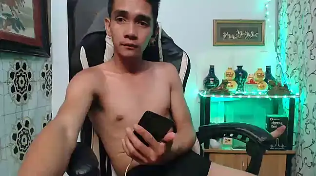 Snapshot of asianmaster27 chatting on December 14, 5:14 pm asianmaster27 online show from December 14, 5:14 pm