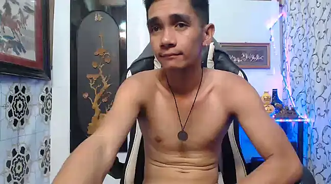 Snapshot of asianmaster27 chatting on December 18, 2:53 am asianmaster27 online show from December 18, 2:53 am