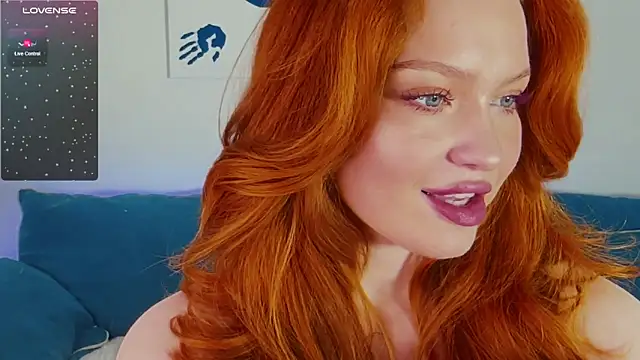 Snapshot of Born_to_Loveee chatting on December 19, 12:56 pm Born to Loveee online show from December 19, 12:56 pm