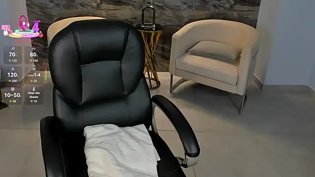 MadelineFox online show from November 18, 9:03 am