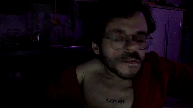 Snapshot of Dirtywheels chatting on December 27, 1:11 am Dirtywheels online show from December 27, 1:11 am