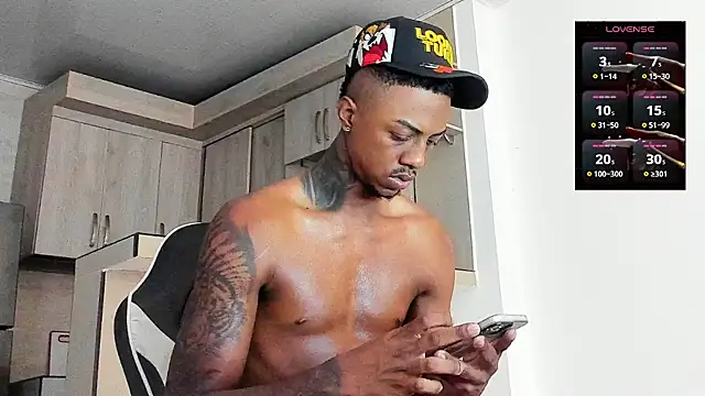 Snapshot of YeremiBrowm chatting on November 4, 8:08 pm YeremiBrowm online show from November 4, 8:08 pm