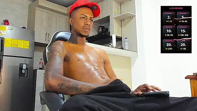 Snapshot of YeremiBrowm chatting on November 19, 4:40 pm YeremiBrowm online show from November 19, 4:40 pm