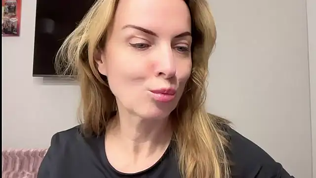 RachellAmazing online show from February 6, 9:17 pm