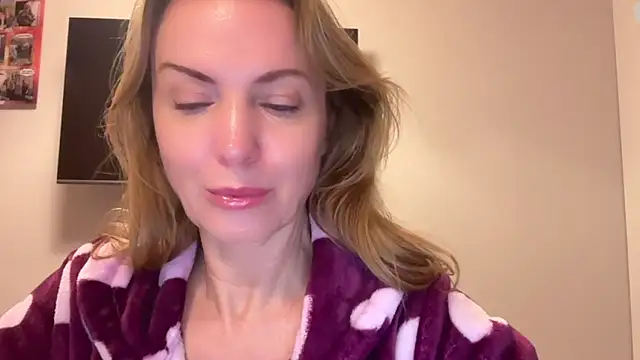 RachellAmazing online show from February 14, 6:23 am