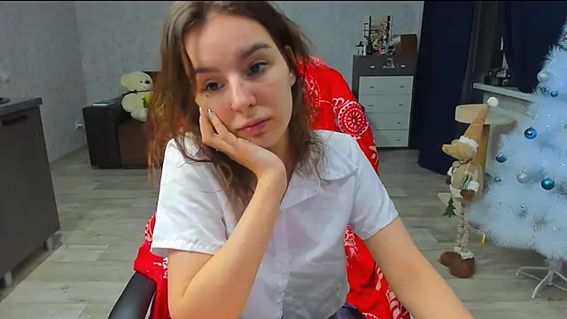 Snapshot of c_arina_x chatting on December 29, 2:10 pm c arina x online show from December 29, 2:10 pm