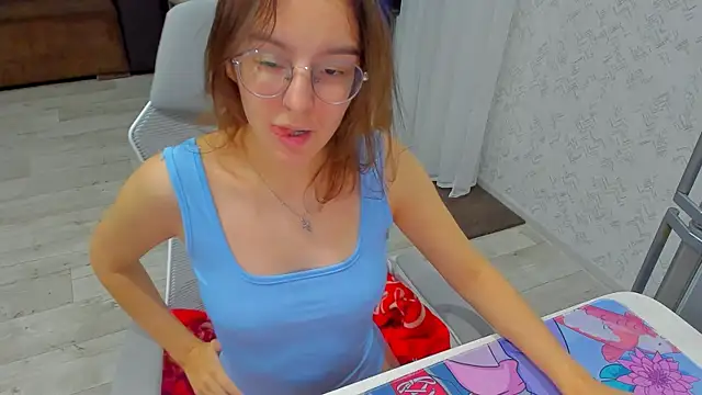 Snapshot of c_arina_x chatting on September 28, 8:14 pm c arina x online show from September 28, 8:14 pm