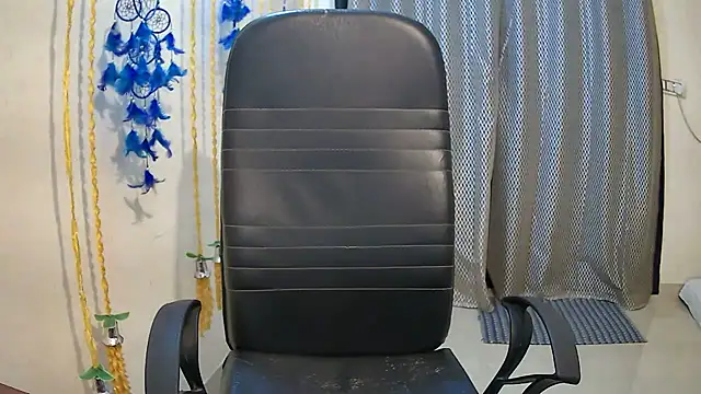 Snapshot of avav_love chatting on September 9, 11:21 am avav love online show from September 9, 11:21 am