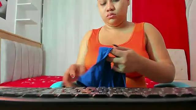 Lunastar02 online show from December 20, 2:13 pm