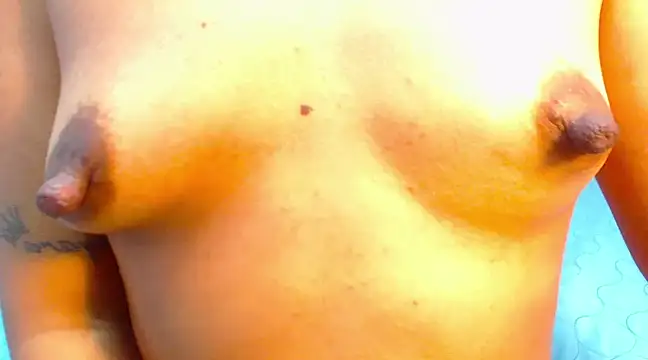 Snapshot of Amy_Ronan chatting on December 7, 6:37 pm Amy Ronan online show from December 7, 6:37 pm