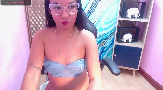 Snapshot of Amy_Ronan chatting on March 13, 3:17 pm Amy Ronan online show from March 13, 3:17 pm