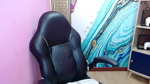 Snapshot of Amy_Ronan chatting on November 5, 4:07 pm Amy Ronan online show from November 5, 4:07 pm