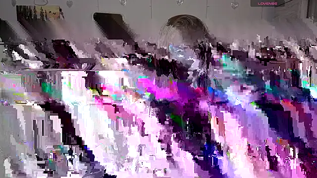 TinniAngel online show from April 18, 6:23 pm