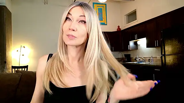 EveEnigma online show from December 5, 1:17 pm