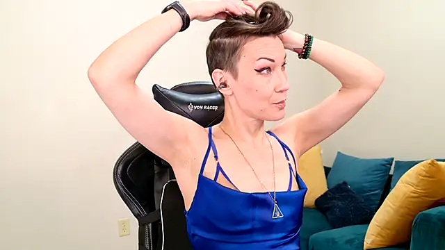 Snapshot of EveEnigma chatting on February 12, 5:48 pm EveEnigma online show from February 12, 5:48 pm