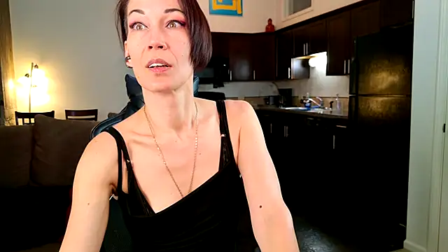 Snapshot of EveEnigma chatting on March 4, 1:17 pm EveEnigma online show from March 4, 1:17 pm